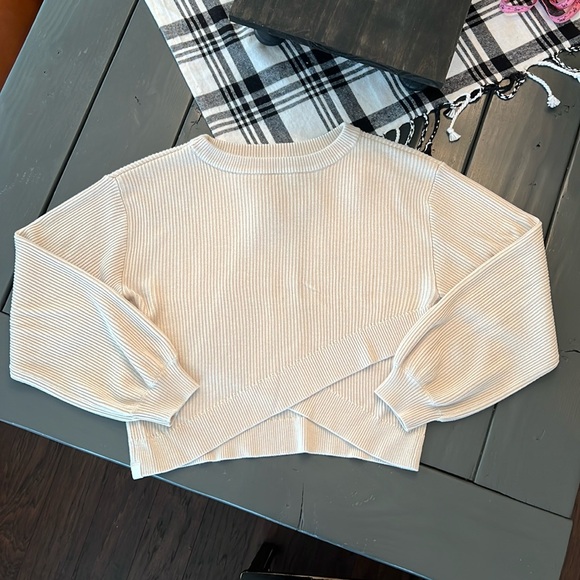 lululemon athletica Sweaters - Lululemon Cropped Crewneck Sweater
